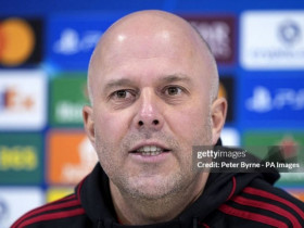 Tin mới nhất bóng đá trưa 28/1: Fan Liverpool đòi sa thải HLV Slot