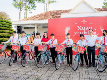 Thông tin doanh nghiệp - Mùa xuân trên những chuyến xe, chở tấm lòng sẻ chia của tuổi trẻ