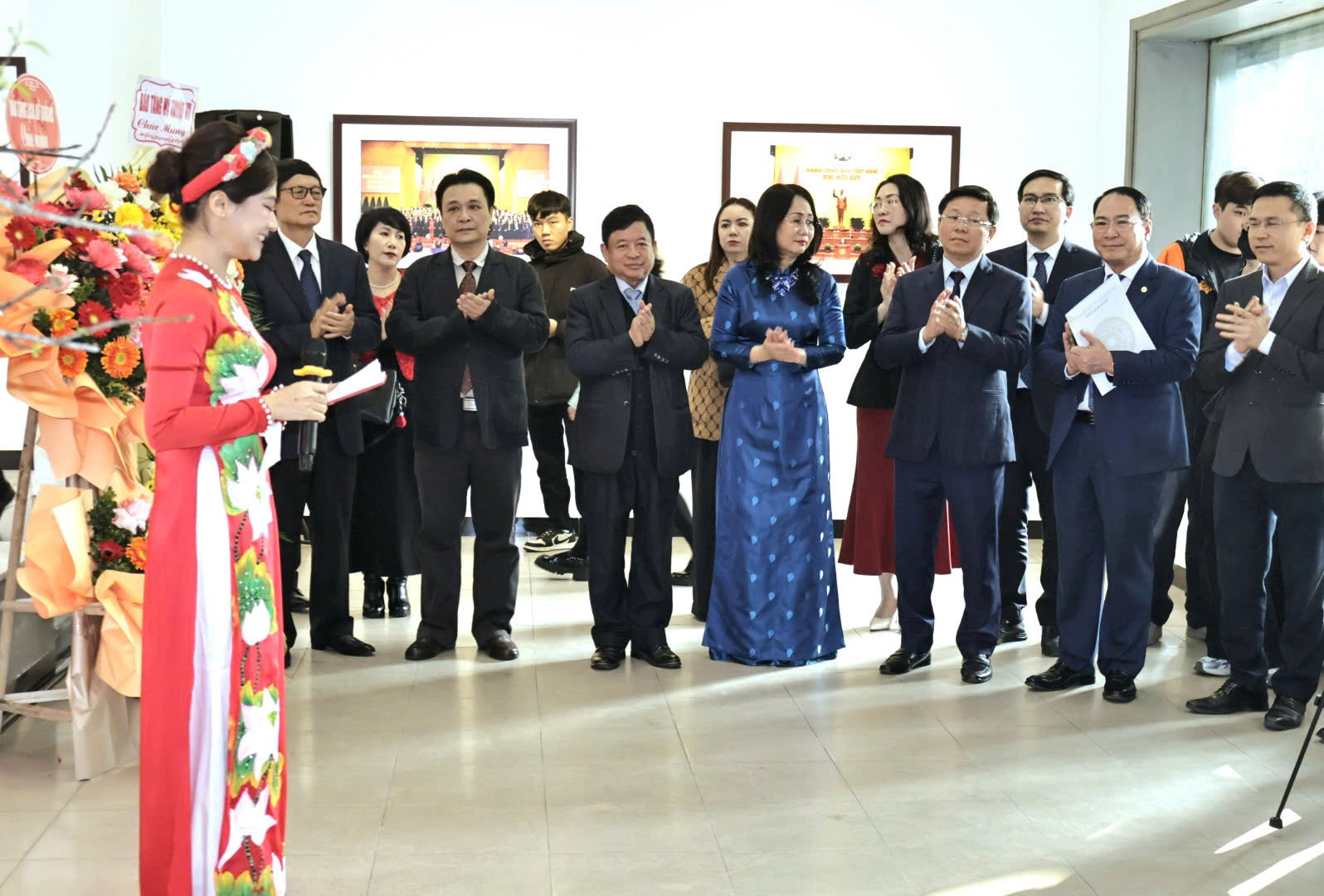 Nhìn lại những bước tiến quan trọng của đất nước qua 100 tác phẩm nhiếp ảnh - 1