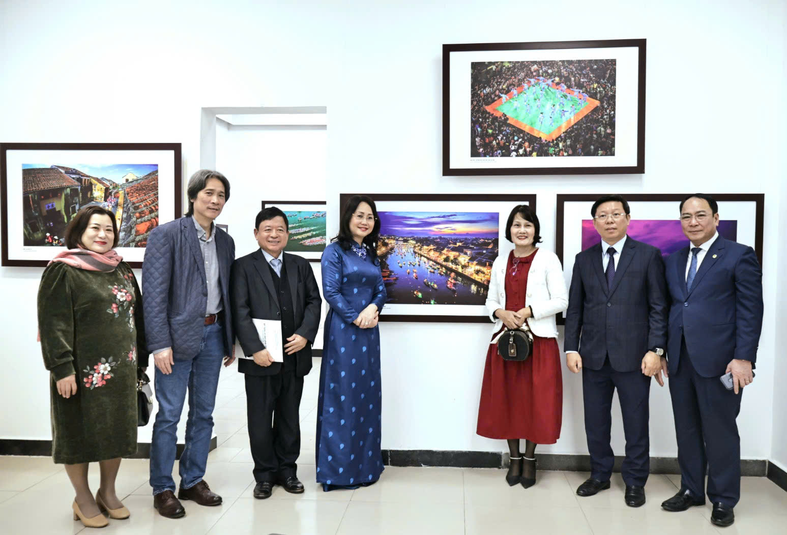 Nhìn lại những bước tiến quan trọng của đất nước qua 100 tác phẩm nhiếp ảnh - 5