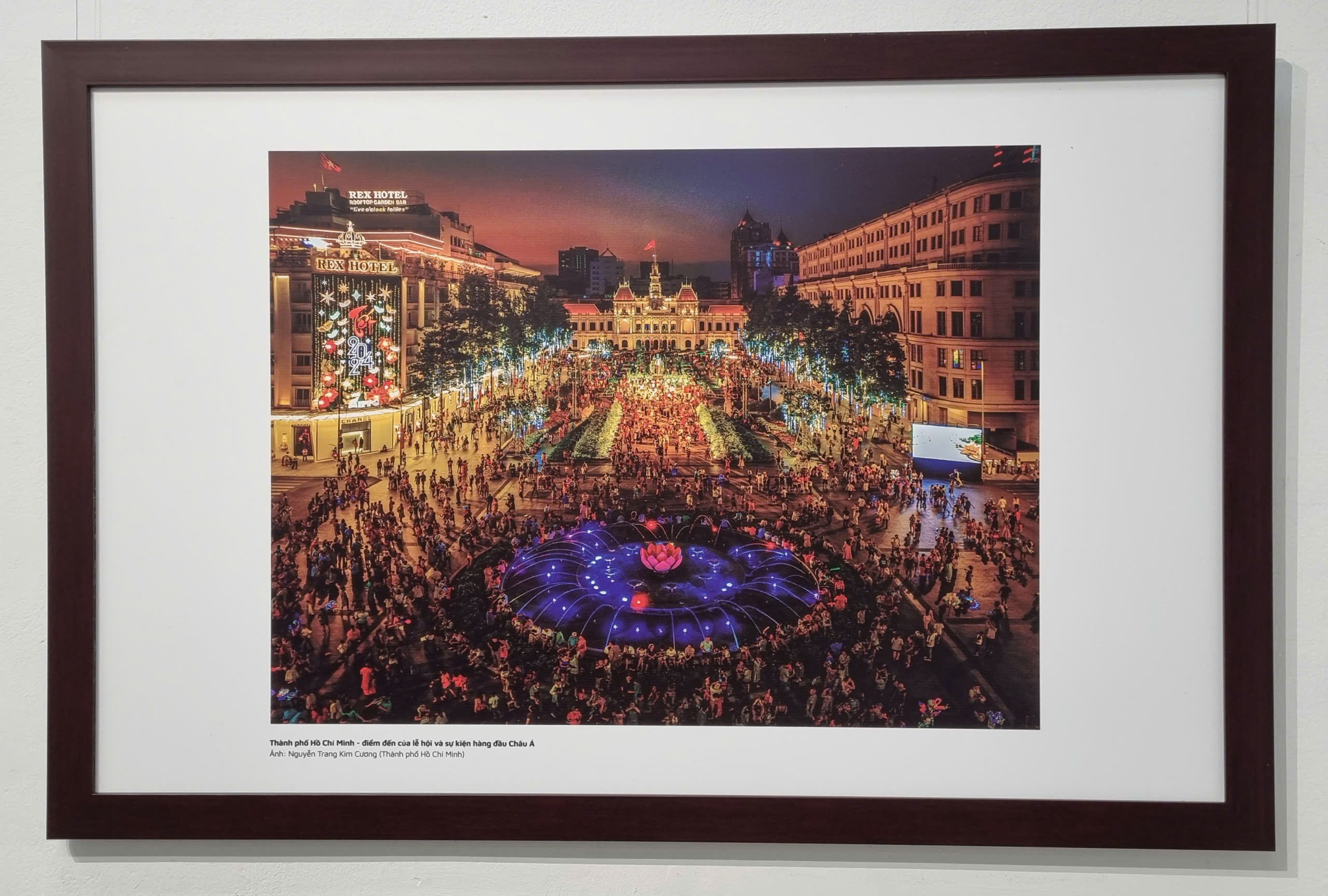 Nhìn lại những bước tiến quan trọng của đất nước qua 100 tác phẩm nhiếp ảnh - 7