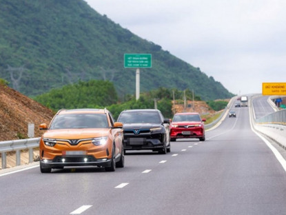 Thông tin doanh nghiệp - Đầu năm rinh VinFast VF 8 nhận ưu đãi 10%, trúng thêm xe máy