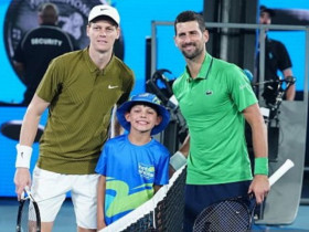 Trực tiếp tennis Djokovic - Sinner: ĐKVĐ thắng áp đảo Nole ở set 1 (BK Australian Open)