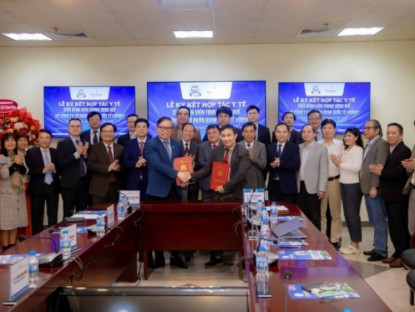 Thông tin doanh nghiệp - Vinmec ký kết hợp tác với Bệnh viện Trung ương Huế, nâng cao năng lực điều trị chuyên sâu cho người dân miền Trung - Tây Nguyên