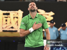 Djokovic 38 tuổi vào chung kết Australian Open, thế giới ngả mũ vì loạt kỳ tích mới