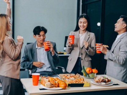 Thông tin doanh nghiệp - Cách dân công sở “bật chế độ” chuẩn bị đón Tết khi kỳ nghỉ cận kề