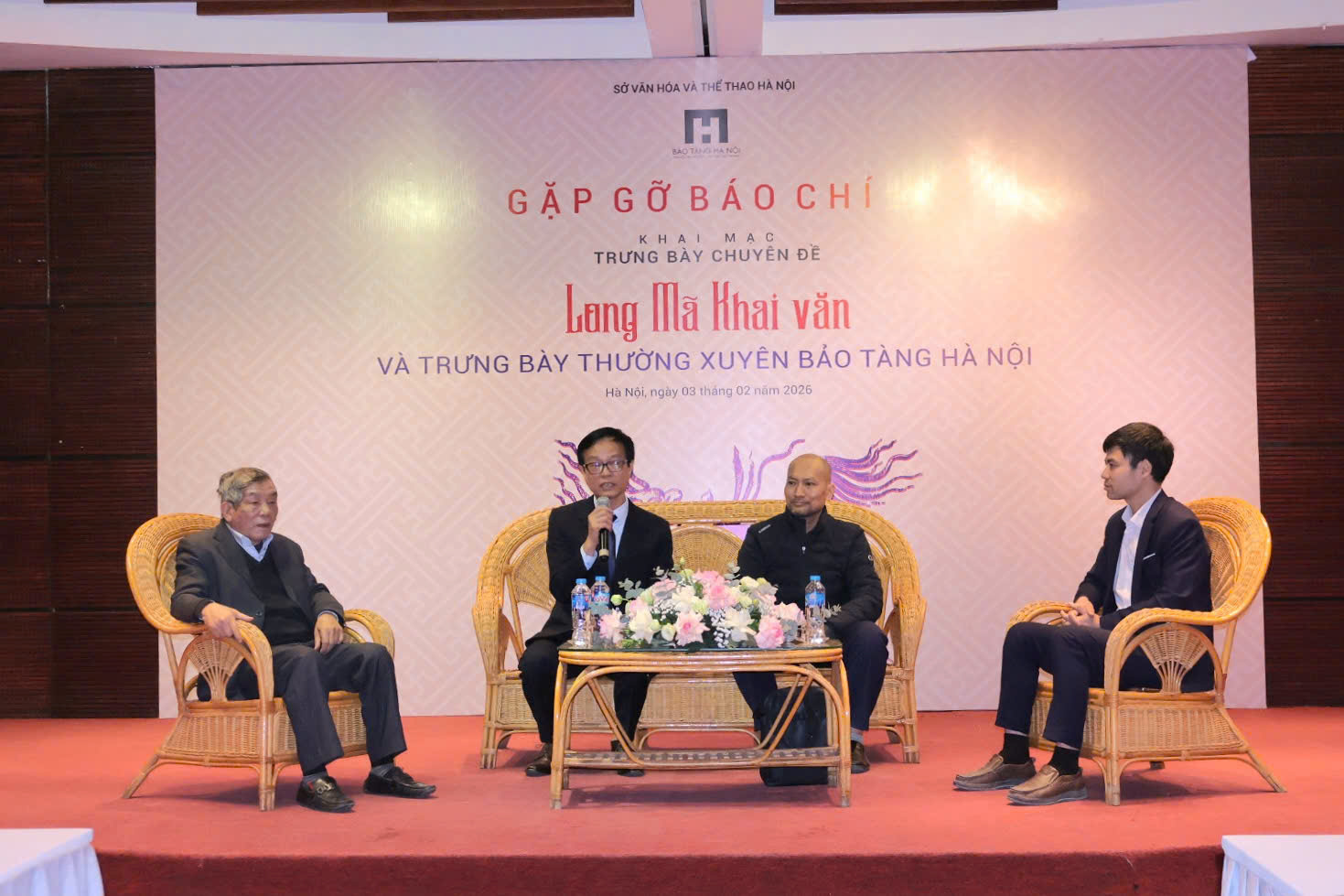 Trưng bày hơn 100 tài liệu, hiện vật về chủ đề “Long Mã khai văn” - 10