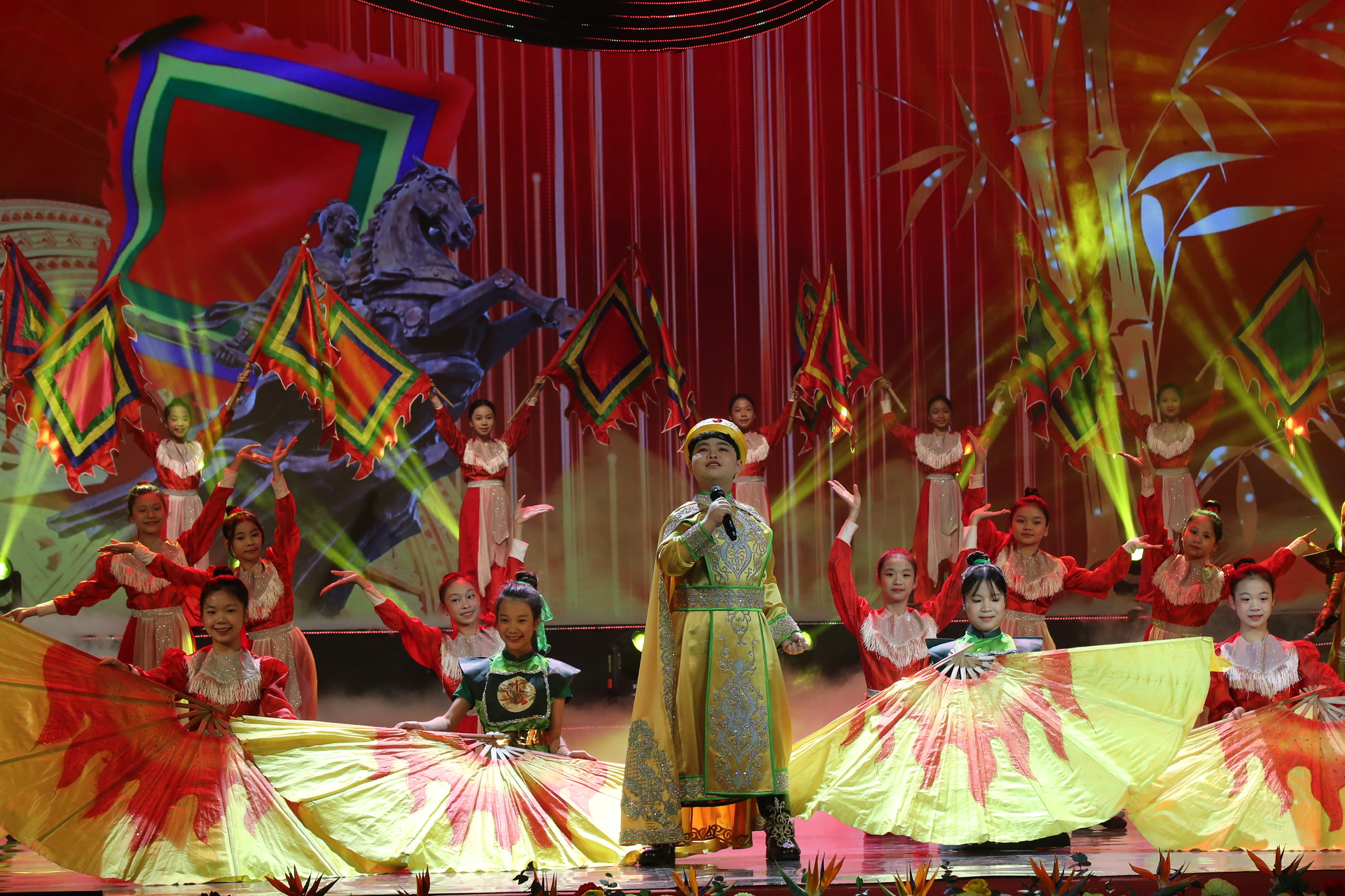 Chương trình nghệ thuật “Đường lên phía trước”: Lan tỏa niềm tự hào, niềm tin son sắt với Đảng - 5