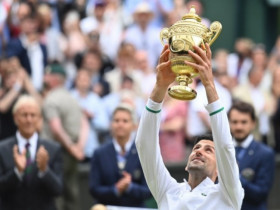 Djokovic rất gần Grand Slam 25, nên bỏ Roland Garros để vô địch Wimbledon