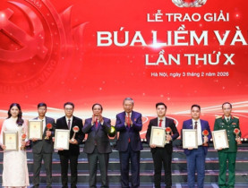 Lễ tuyên dương Bí thư Chi bộ xuất sắc và trao Giải Búa liềm Vàng lần thứ X