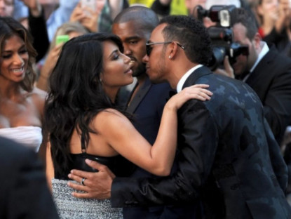 Thể thao - "Ông vua" tốc độ Hamilton dính nghi vấn hẹn hò, qua đêm với cô Kim "siêu vòng 3"