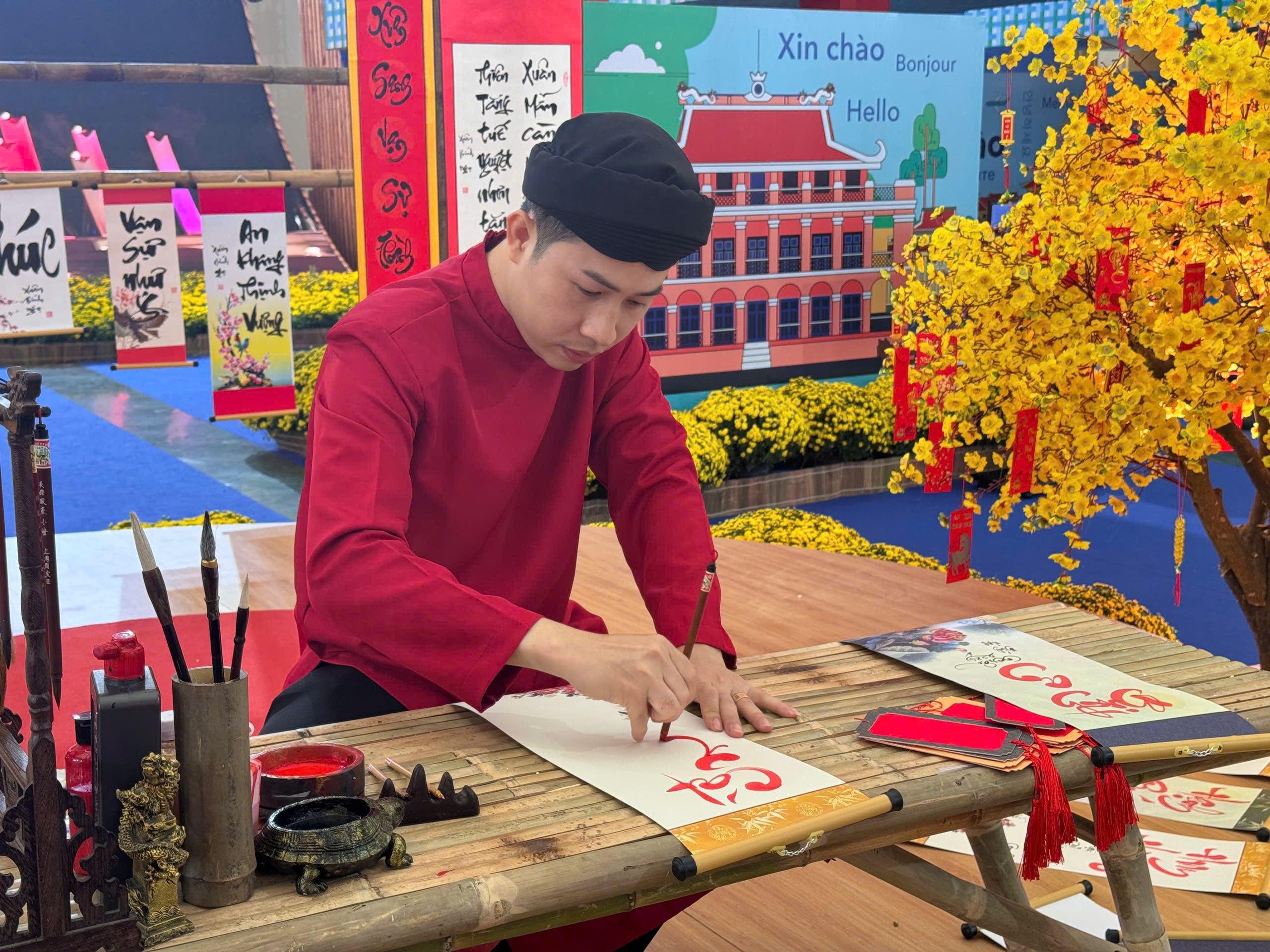 Nhiều chương trình nghệ thuật, trải nghiệm đặc sắc diễn ra tại Hội chợ Mùa Xuân 2026 - 5