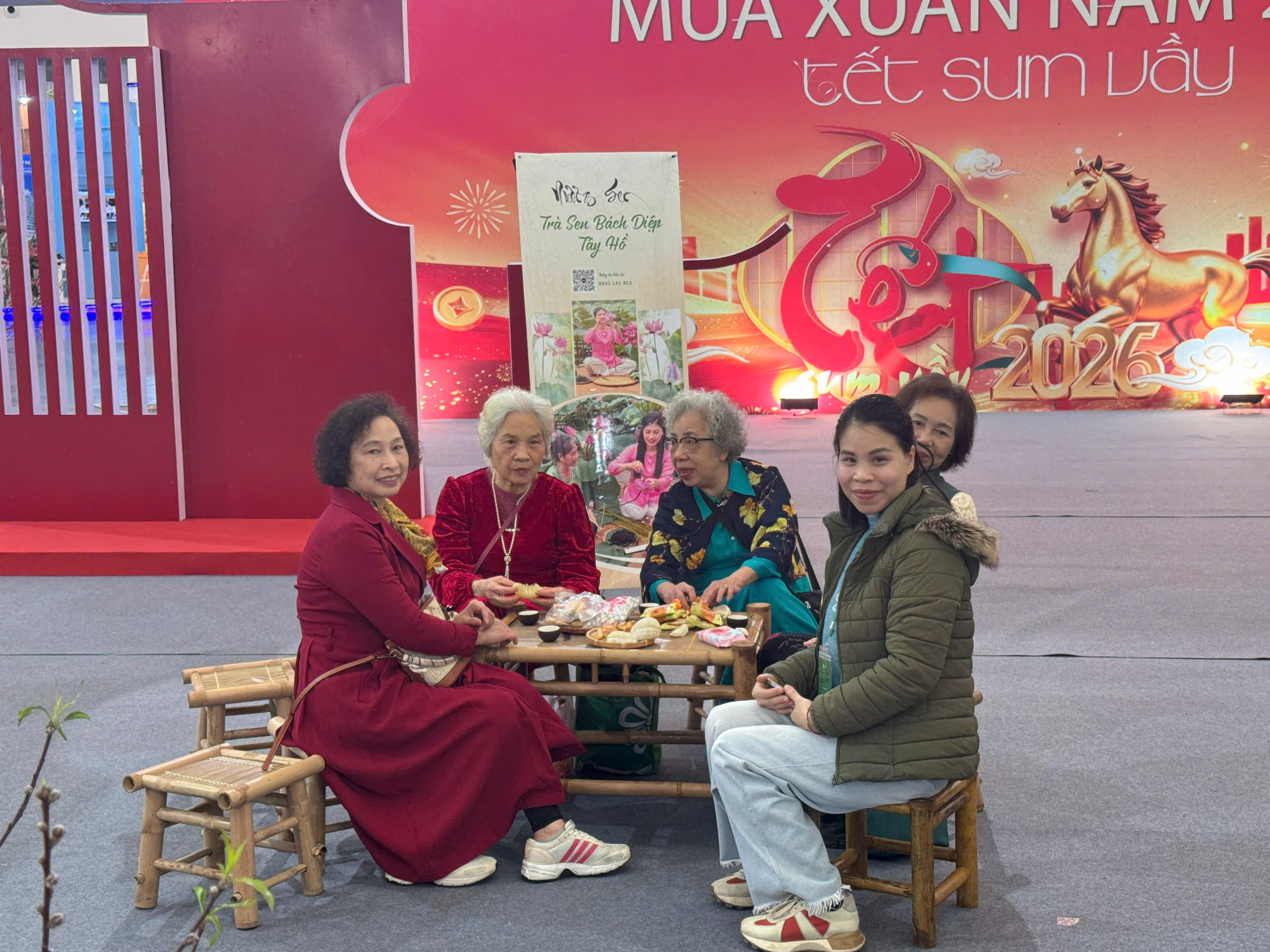 Nhiều chương trình nghệ thuật, trải nghiệm đặc sắc diễn ra tại Hội chợ Mùa Xuân 2026 - 9