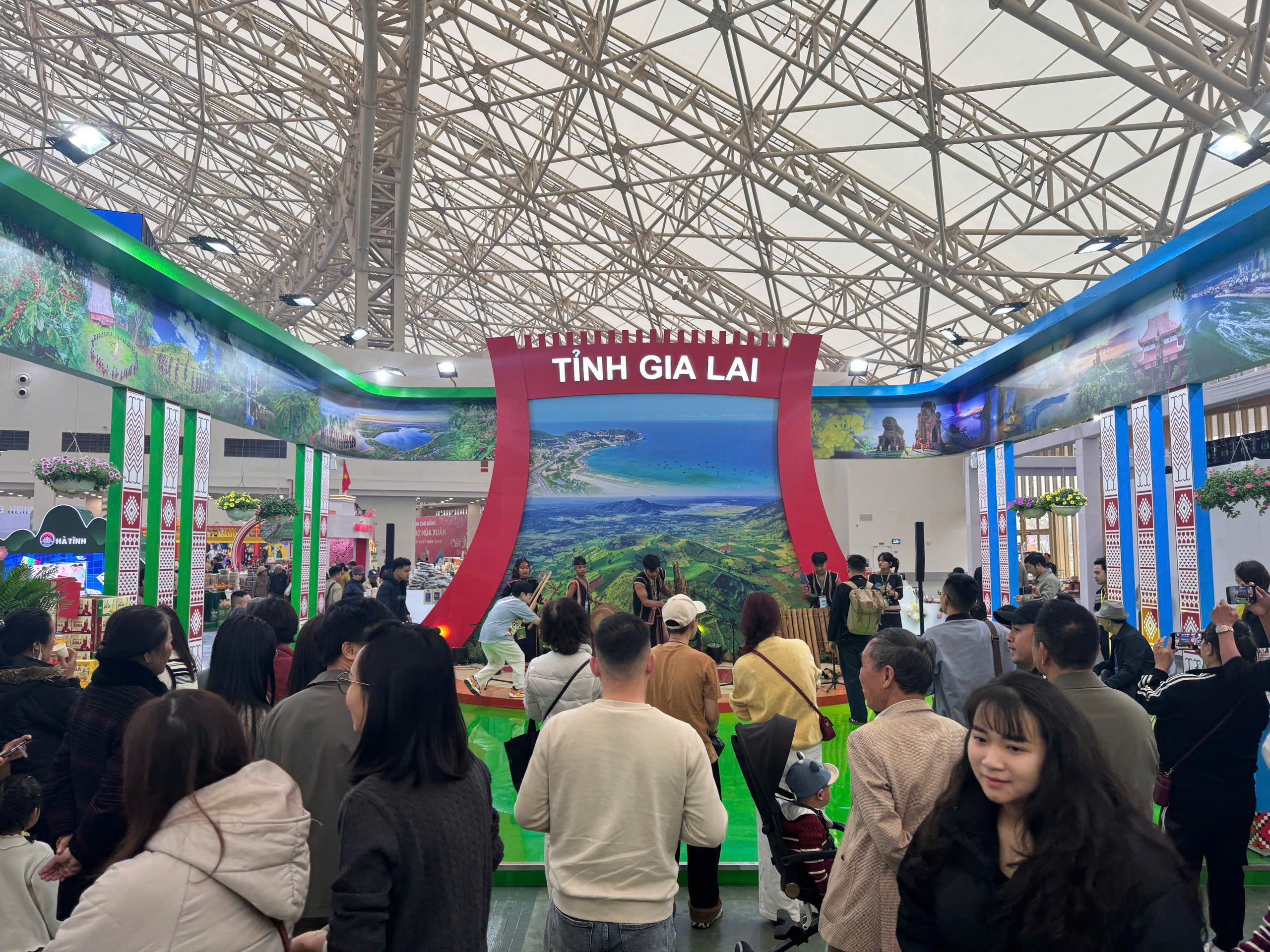 Nhiều chương trình nghệ thuật, trải nghiệm đặc sắc diễn ra tại Hội chợ Mùa Xuân 2026 - 7