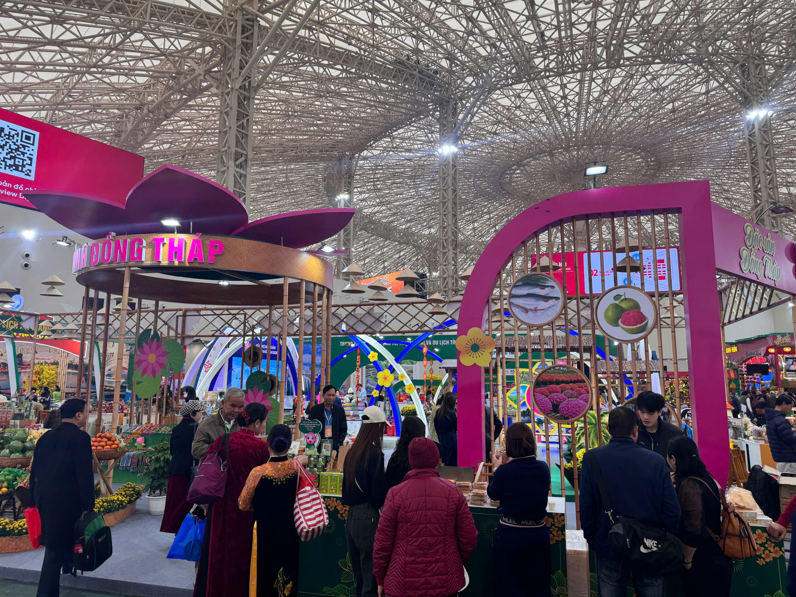 Nhiều chương trình nghệ thuật, trải nghiệm đặc sắc diễn ra tại Hội chợ Mùa Xuân 2026 - 8