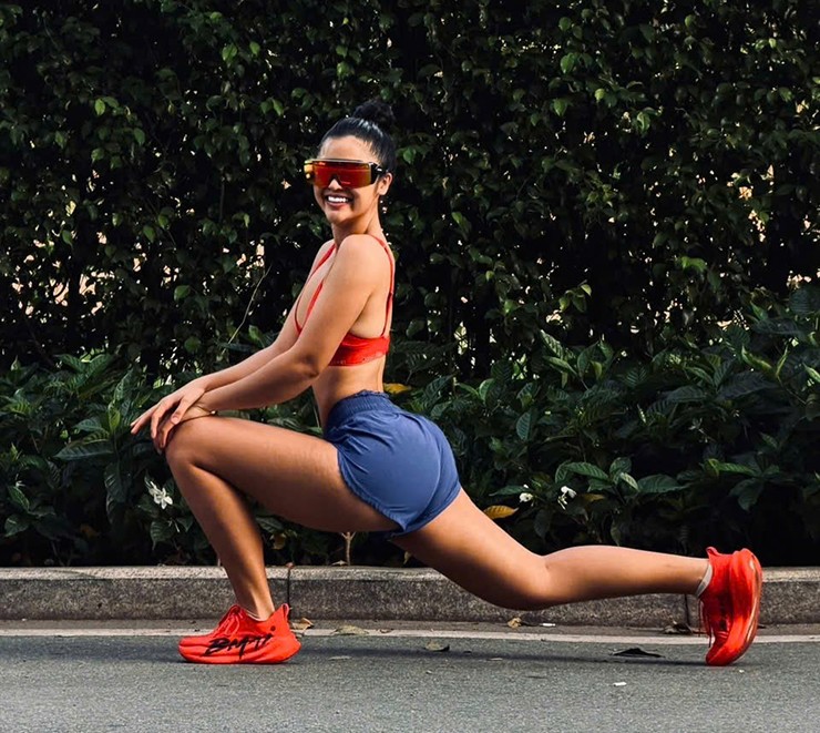 Hot girl phòng gym Kim Hà mang tạ về quê để tập, quyết giữ "vòng ba" 105cm - 5