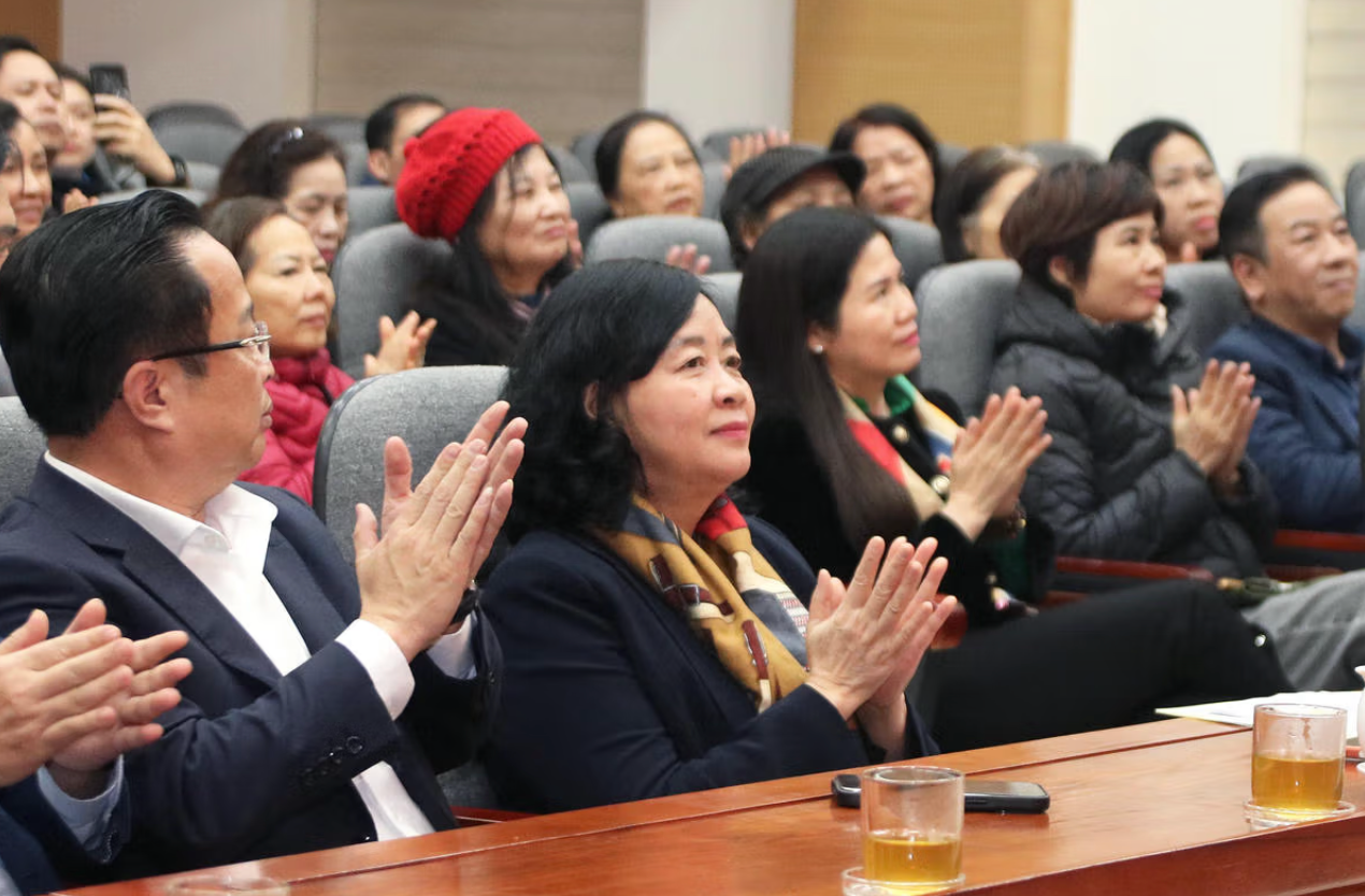 Chủ tịch Bùi Thị Minh Hoài dự Hội nghị lấy ý kiến cử tri nơi cư trú đối với người ứng cử đại biểu Quốc hội - 2