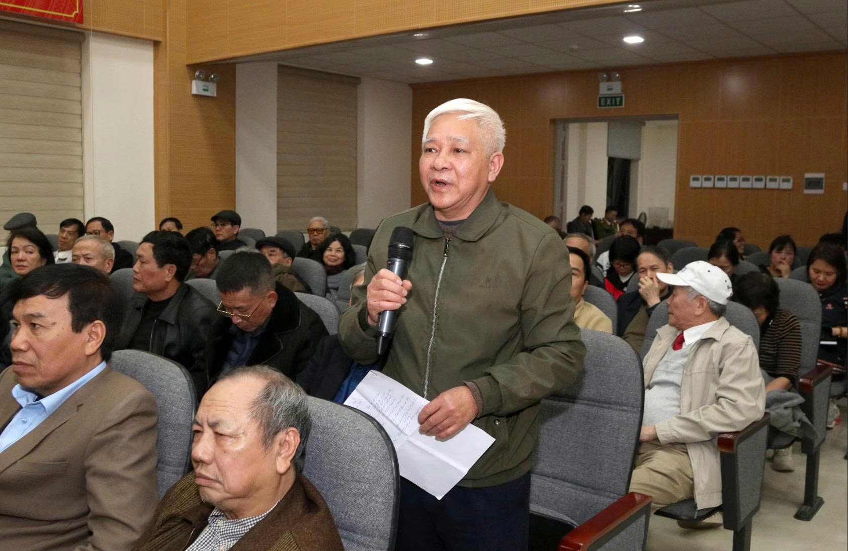 Chủ tịch Bùi Thị Minh Hoài dự Hội nghị lấy ý kiến cử tri nơi cư trú đối với người ứng cử đại biểu Quốc hội - 5