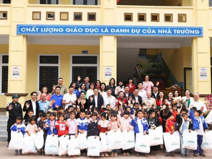 Thông tin doanh nghiệp - Dr.Papie (STARMED) đồng hành cùng Báo Sức khỏe &amp; Đời sống trao tặng 1.000 phần quà “Tết ấm vùng cao 2026”