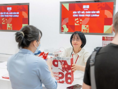 Thông tin doanh nghiệp - Nỗ lực chiếm lĩnh thị trường bán lẻ dịp Tết của “ông lớn” thời trang Nhật Bản