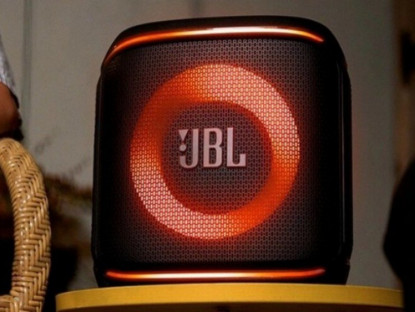 Công nghệ - Gợi ý những mẫu loa karaoke di động đang giảm giá mạnh