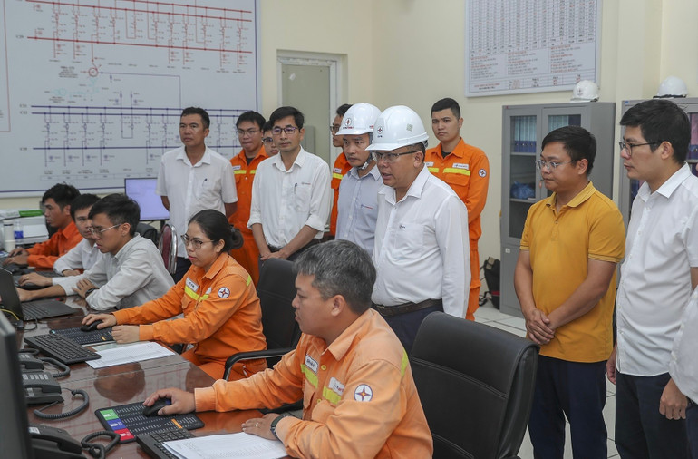 Đóng điện thành công Dự án Đường dây 500kV Lào Cai-Vĩnh Yên - 2