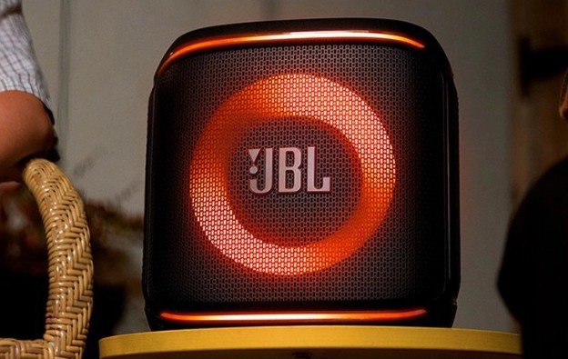 Gợi ý những mẫu loa karaoke di động đang giảm giá mạnh - 1