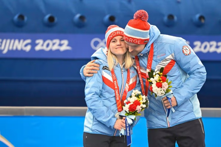 Sững sờ danh sách VĐV công khai làm "chuyện ấy" ở Olympic mùa đông 2026 - 4