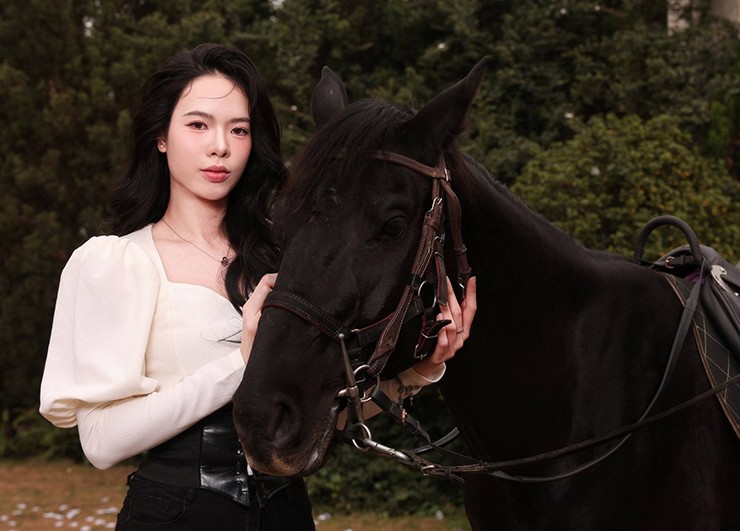 Thanh Thúy, Nguyễn Thị Phương đọ sắc, dàn hot girl bóng chuyền lung linh cận Tết - 1