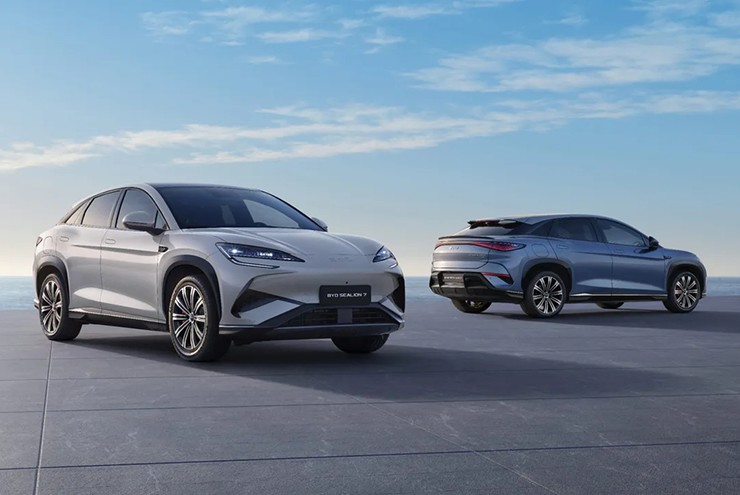 Sạc 400 km chỉ 3-4 phút: Cuộc đua công nghệ xe điện có bước ngoặt mới - 1