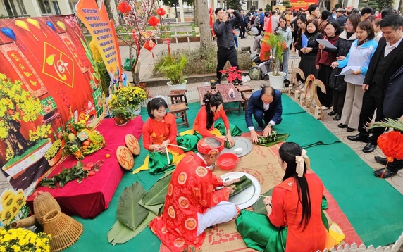 Thủ tướng: Tổ chức các chương trình nghệ thuật đặc sắc, bảo tồn giá trị truyền thống phục vụ Nhân dân đón Tết - 1