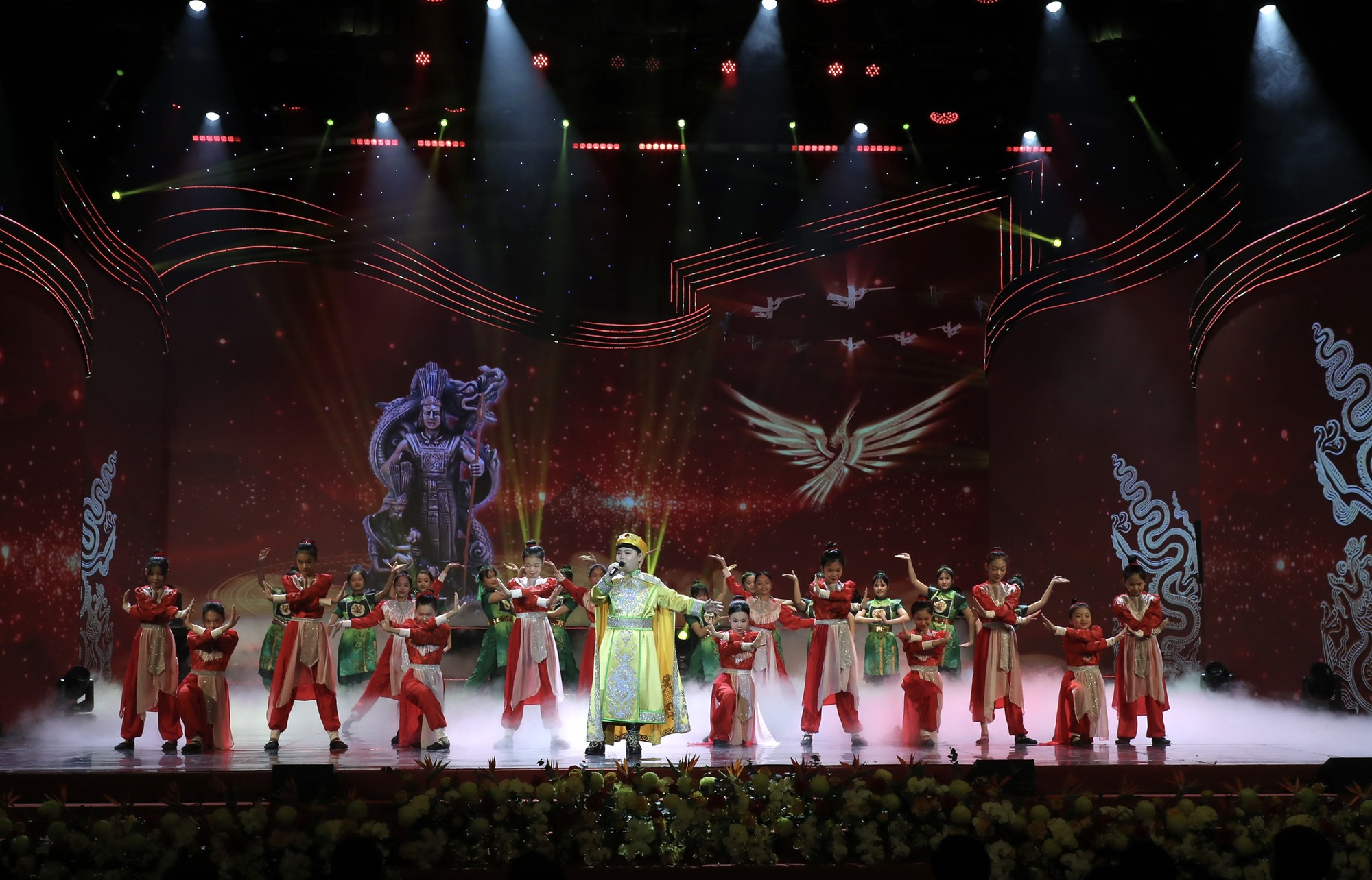 Thủ tướng: Tổ chức các chương trình nghệ thuật đặc sắc, bảo tồn giá trị truyền thống phục vụ Nhân dân đón Tết - 2