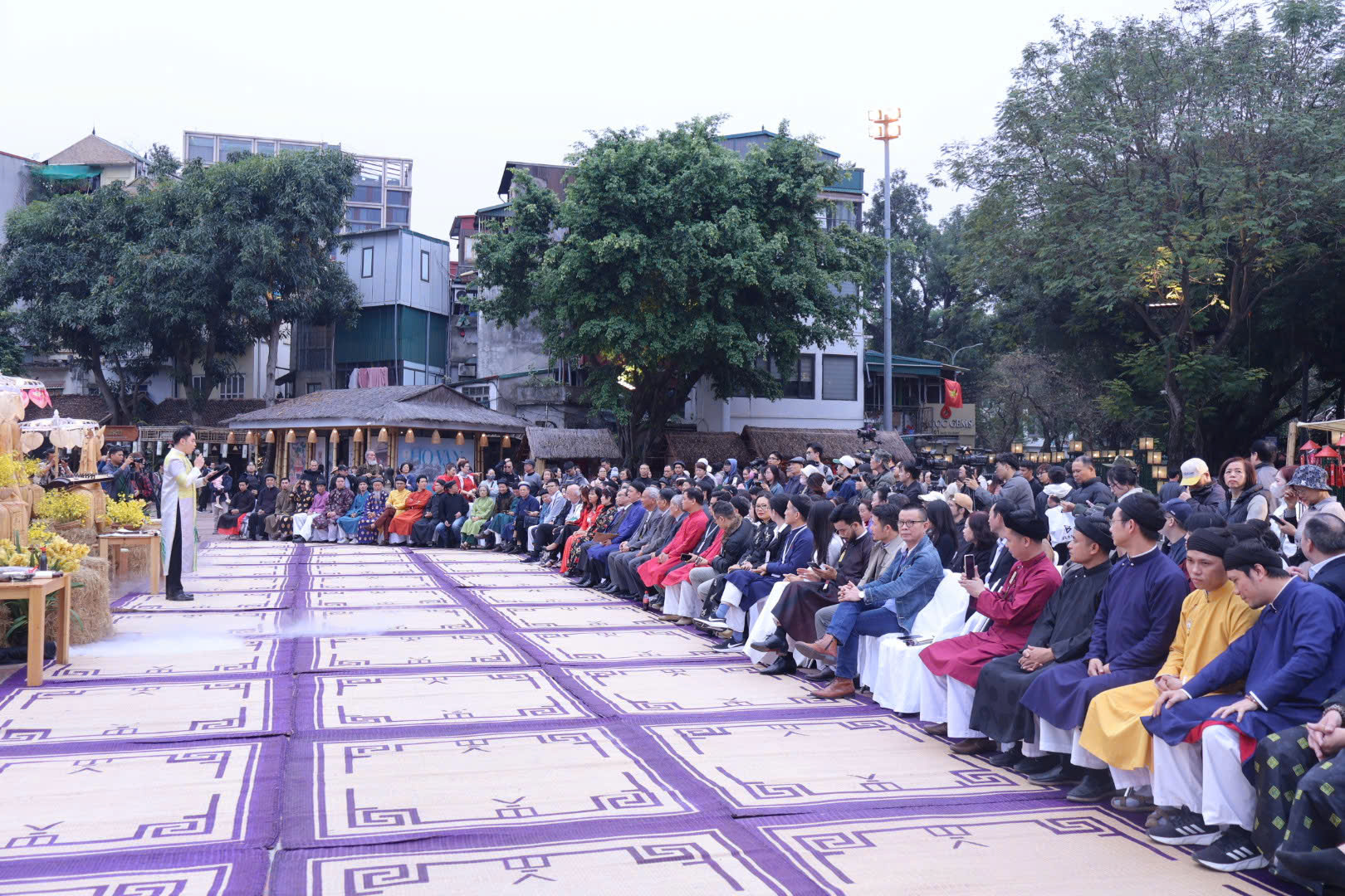 Hội chữ Xuân Bính Ngọ 2026: Hoạt động văn hóa đề cao tinh thần hiếu học - 1