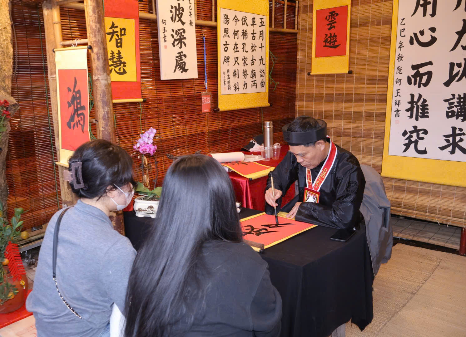 Hội chữ Xuân Bính Ngọ 2026: Hoạt động văn hóa đề cao tinh thần hiếu học - 6