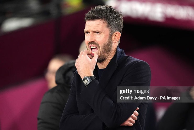 MU bị cắt chuỗi thăng hoa: Đua top 4 "căng như dây đàn", gian nan thử tài Carrick - 4