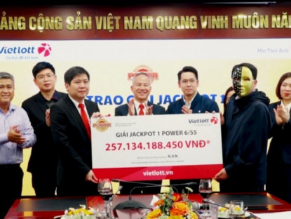 Thông tin doanh nghiệp - Bà chủ điểm bán vé Vietlott trúng hơn 257 tỷ đồng: Nhiều người tới “xin vía”