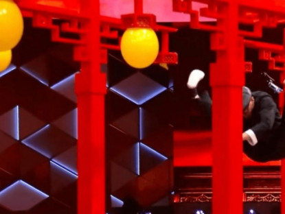 Thể thao - "Lý Tiểu Long mới" kungfu cái thế: Đi trên mặt nước, 36 giây đá vỡ 20 quả bóng bay