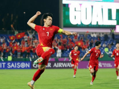 Thể thao - Điều ước của Đình Bắc năm 2026: Giữ đôi chân trên mặt đất sau một năm trong mơ