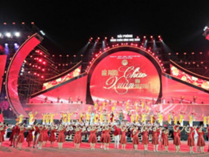 Tin Tức - Hải Phòng: Rực rỡ đêm nghệ thuật ngoài trời chào đón năm mới 2026