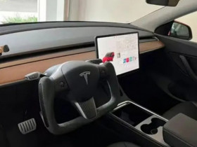 Trung Quốc cấm các loại vô lăng “bất thường” trên ô tô