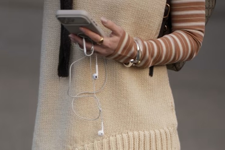 Vì sao tai nghe có dây đang trở lại thịnh hành? - 1