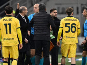 Tin mới nhất bóng đá trưa 19/2: AC Milan đòi Fabregas bị cấm chỉ đạo dài hạn