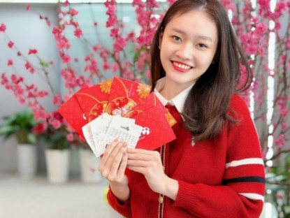 Thông tin doanh nghiệp - Ngày đầu đi làm sau Tết: Trao nhau tờ vé số trong bao lì xì