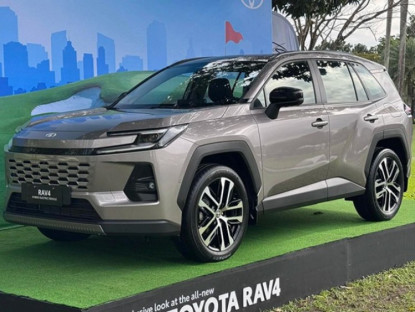 Giao thông - Toyota RAV4 Hybrid 2026 sắp trình làng, giá dự kiến từ 978 triệu đồng