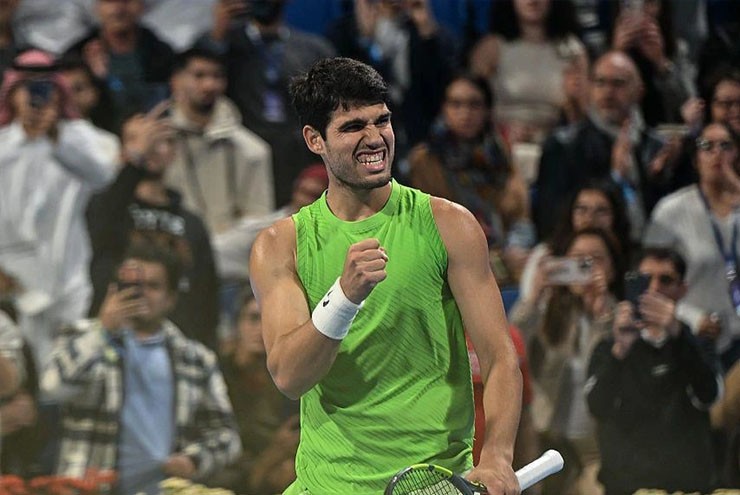 Nóng nhất thể thao sáng 28/2: Alcaraz được khen trình giao bóng lên đỉnh cao mới - 1