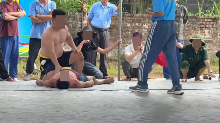 Nam đô vật mất mạng, bùng nổ tranh cãi nên bỏ hay tiếp tục vật hội làng - 1