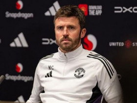 Tin mới nhất bóng đá trưa 1/3: Carrick không bận tâm tới “màn đấu tay đôi” với Glasner