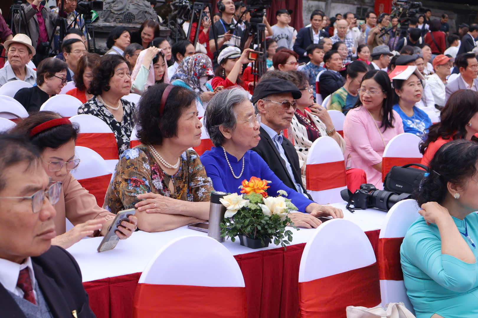 Ngày Thơ Hà Nội 2026: Khát vọng vươn mình ra biển lớn bằng sức bật của thi ca - 9