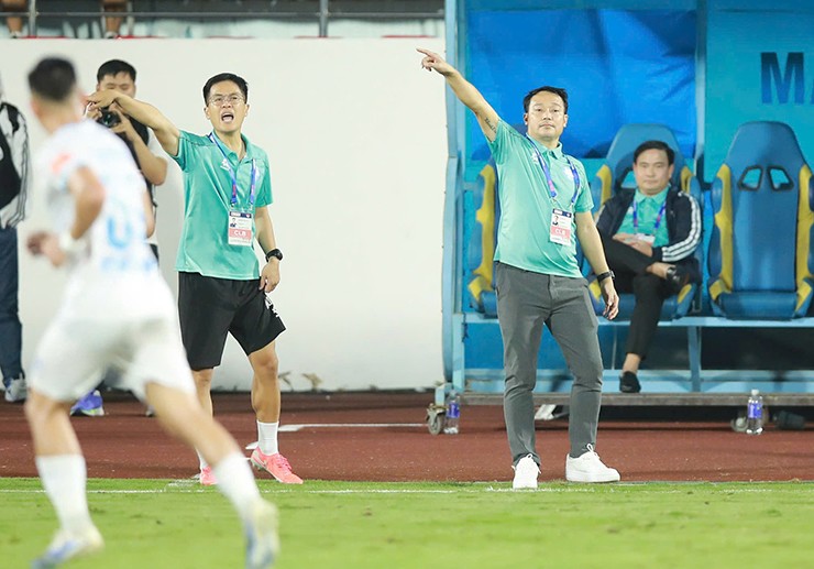 Xuân Son cắt tóc đổi vận, giúp Nam Định ngược dòng nghẹt thở ở V-League - 2