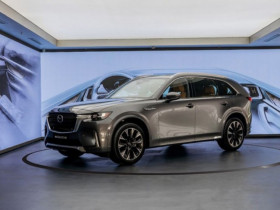 Mazda CX-90 công bố giá bán chính thức từ 2,479 tỷ đồng tại Việt Nam